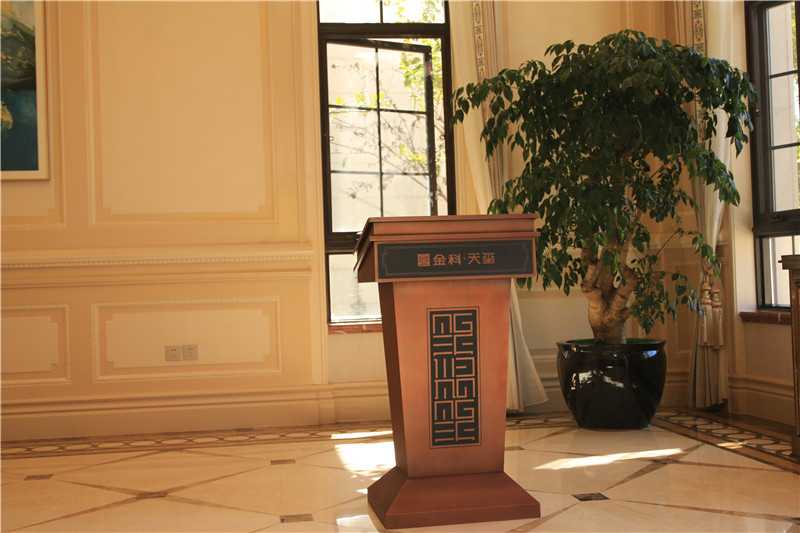 在標識設計中，色彩帶給人的感受